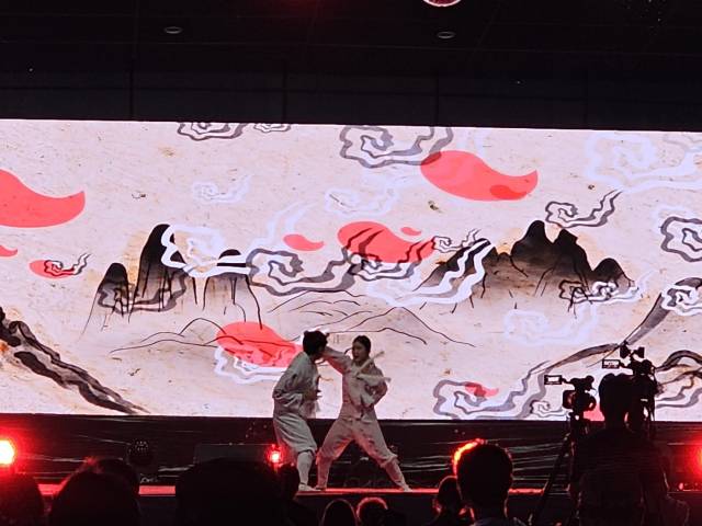 대한민국 무형유산 택견 전수자(충주시립단원) 이예림(오른쪽) 씨와 김한해 전수생의 택견 시연 모습.사진=김의상 기자