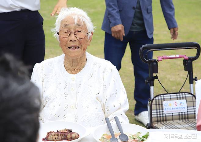 7일 진행된 오셰득 셰프와 함께하는 '비양도 오디밥상 다이닝 캠프'. ⓒ제주의소리