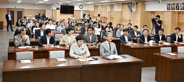 9일 열린 제주도의회 도시지역외 지역에서의 지구단위계획구역 지정 제한지역과 중산간 관리방안 토론회. ⓒ헤드라인제주