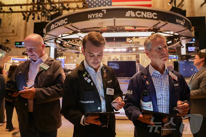 NYSE 트레이더들. ⓒ 로이터=뉴스1