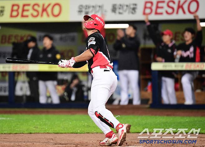 24일 대구 삼성라이온즈파크에서 열린 KBO리그 삼성과 KIA의 경기. 7회 KIA 김도영이 삼성 김태훈을 상대로 솔로홈런을 날렸다. 힘차게 그라운드를 돌고 있는 김도영. 대구=송정헌 기자songs@sportschosun.com/2025.05.24/