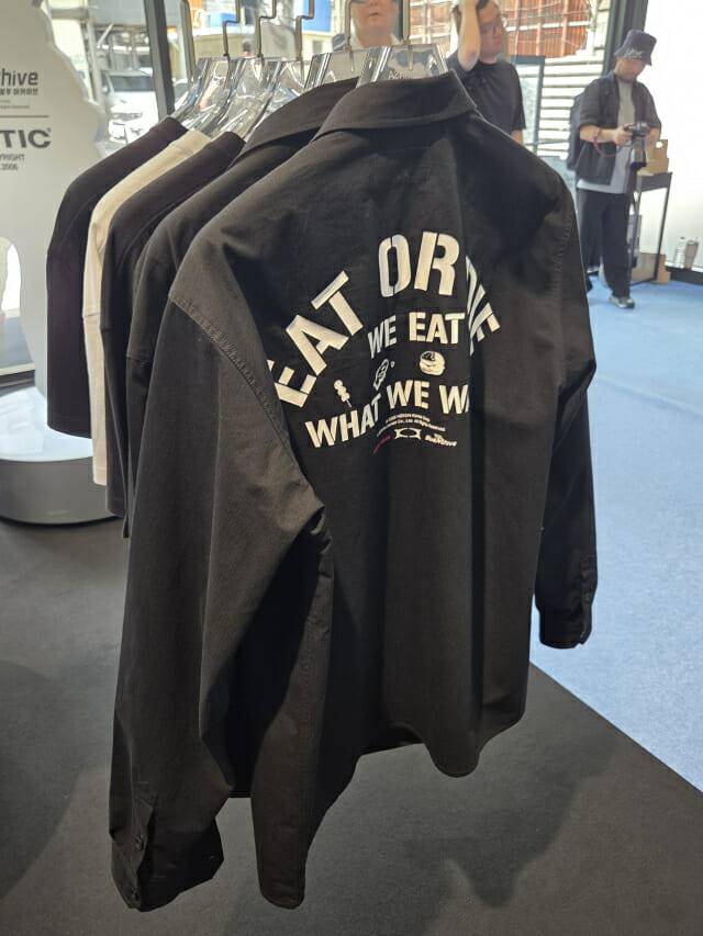 블루 아카이브 성수 무신사 팝업스토어 내에 비치된 굿즈