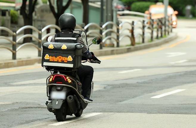 이재명 정부가 출범하면서 '배달플랫폼 수수료 상한제' 도입 논의가 속도를 낼 지 주목된다.ⓒ뉴시스