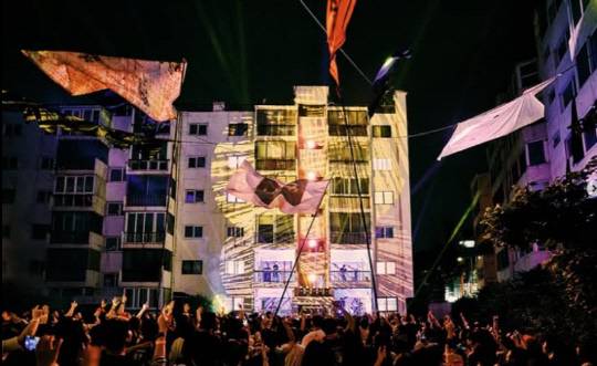 밴드 솔루션스는 이달 7일 서울 서대문구 인왕아파트에서 공연을 열었다. [엠피엠지 뮤직 제공]