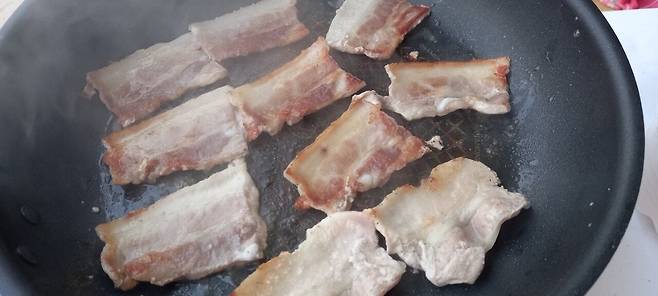 KakaoTalk_20250609_202850241_04.jpg 텃발일하고 월요일부터 냉삼 달렸습니다