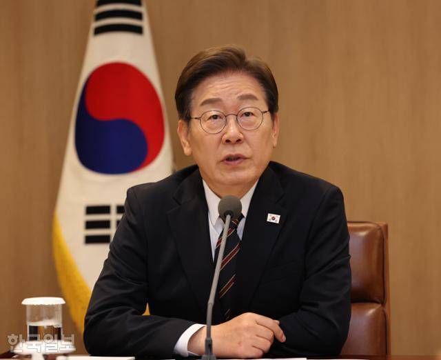 이재명 대통령이 9일 오전 서울 용산 대통령실에서 열린 2차 비상경제점검태스크포스(TF) 회의에서 모두발언을 하고 있다. 왕태석 선임기자