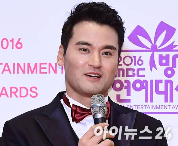 야구 선수 박찬호가 '2016 MBC 방송연예대상' 레드카펫 행사에 참석했다.  [사진=정소희 기자]