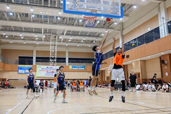 제13회 중구청장배 청소년 3대3 농구대회가 열리고 있다 [사진=중구청]