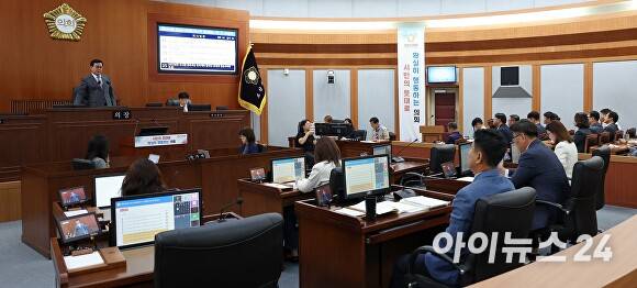 오산시의회 ‘제294회 제1차 정례회’ 모습 [사진=오산시의회]