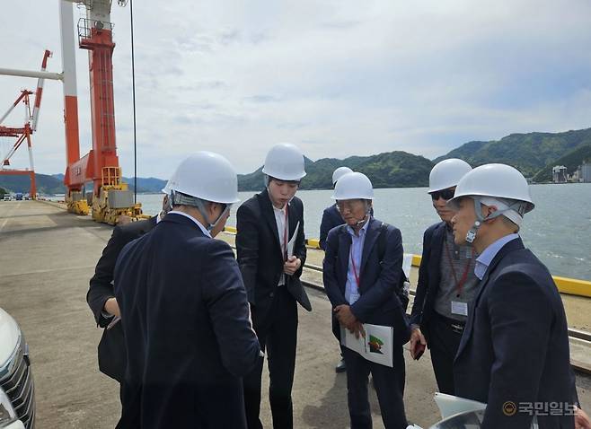 포항시는 일본 마이즈루시를 방문해 정기 크루즈 운항과 카페리 노선 개설을 중심으로 물류·관광 교류 확대를 논의했다. 포항시 제공