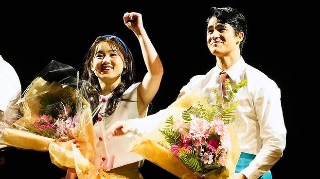 지난해 11월 11일 뉴욕시 벨라스코 극장에서 열린 '어쩌면 해피엔딩' 갈라 축하 행사 무대 (사진=게티이미지코리아)