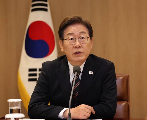 이재명 대통령이 9일 서울 용산 대통령실에서 열린 2차 비상경제점검태스크포스(TF) 회의에 모두발언을 하고 있다. 대통령실사진기자단