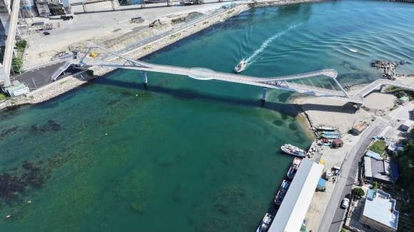 강원 삼척시가 정하동에 건립한 ‘이사부 독도 평화의 다리’. 삼척시 제공