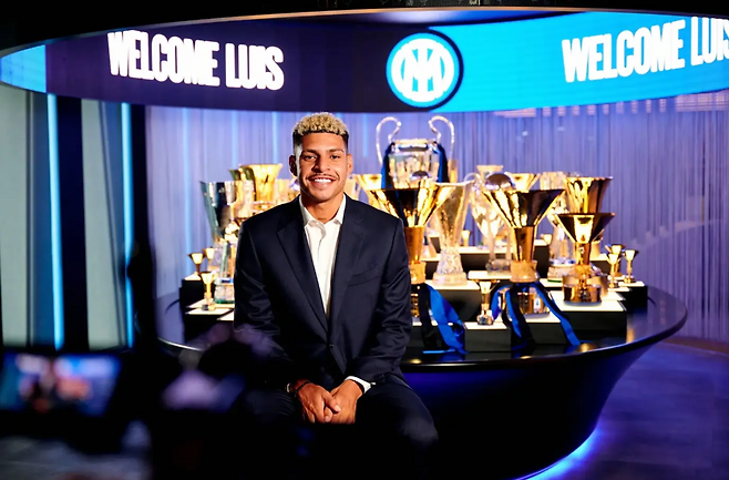 인터 밀란으로 이적한 루이스 엔히키. 인터 밀란 SNS