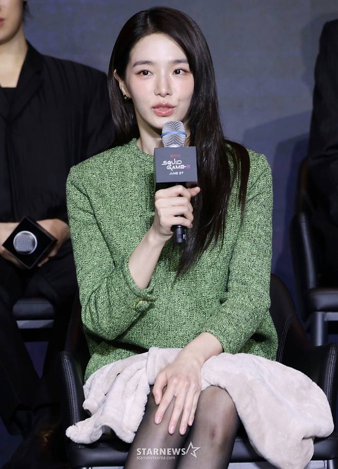 (서울=뉴스1) 권현진 기자 = 배우 박규영이 9일 서울 용산구 서울드래곤시티에서 열린 넷플릭스 시리즈 '오징어 게임' 시즌3 제작발표회에서 스포 논란에 대한 질문에 답하고 있다.  '오징어 게임' 시즌3은 자신만의 목적을 품고 다시 참가한 게임에서 가장 친한 친구를 잃고 만 ‘기훈’과, 정체를 숨긴 채 게임에 숨어들었던 프론트맨, 그리고 그 잔인한 게임 속에서 살아남은 참가자들의 마지막 운명을 그린 이야기?다. 2025.6.9/뉴스1  Copyright (C) 뉴스1. All rights reserved. 무단 전재 및 재배포,  AI학습 이용 금지. /사진=(서울=뉴스1) 권현진 기자