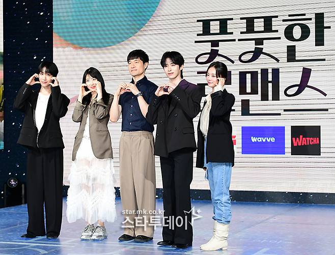 배우 동명(왼쪽부터) 이채영, 황경선 감독, 배우 시온, 최다음. 사진|강영국 기자