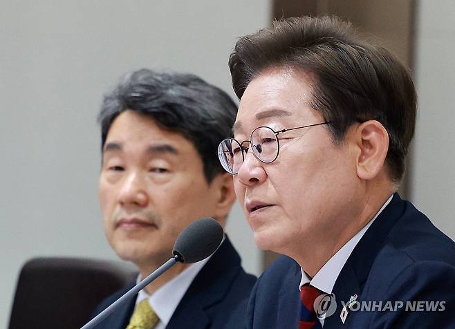 이재명 대통령 국무회의 발언 (서울=연합뉴스) 홍해인 기자 = 이재명 대통령이 5일 서울 용산 대통령실 청사에서 열린 국무회의에서 발언하고 있다. 2025.6.5 [대통령실통신사진기자단] hihong@yna.co.kr