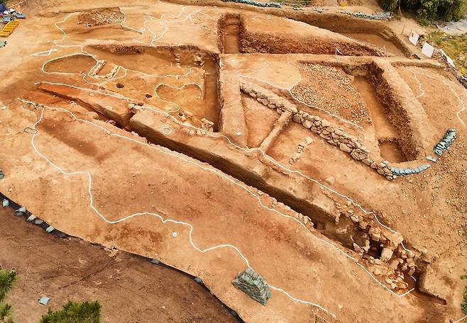 1호 가마와 석축시설 전경 [김해시 제공. 재판매 및 DB 금지]