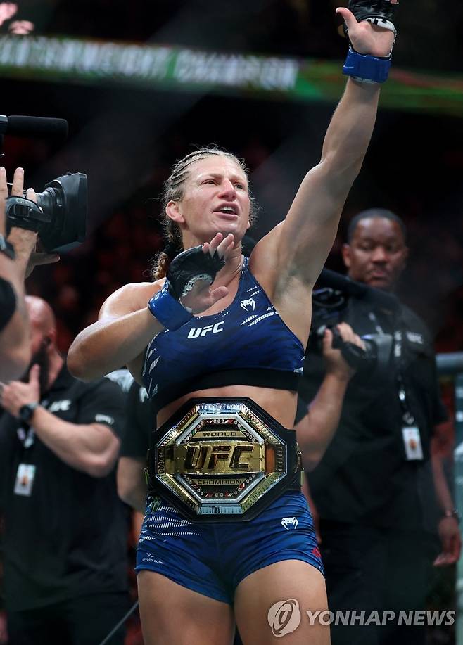 챔피언 벨트를 허리에 맨 해리슨 [Imagn Image=연합뉴스]