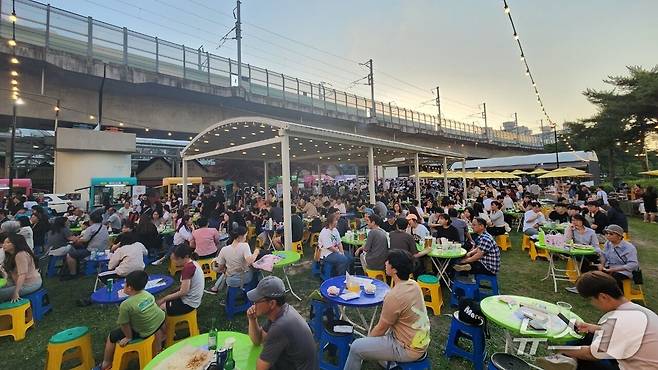 춘천풍물야시장.(춘천시 제공, 재판매 및 DB금지)