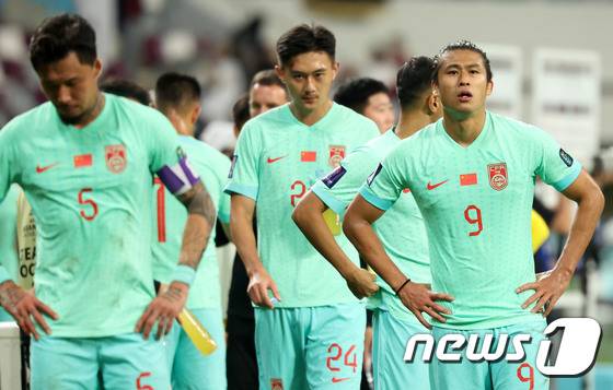 중국 축구가 또 월드컵 진출에 실패했다. 본선 참가국이 48개국으로 늘었는데도 꿈을 이루지 못했다.