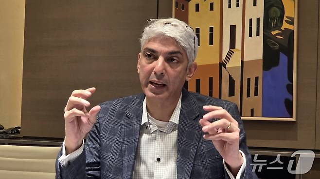 디팍 라마나단(Deepak Ramanathan) SAS 글로벌 기술 프랙티스 부문 부사장이 SAS 이노베이트 온 투어 서울 2025 그룹 인터뷰에서 발언하고 있다. 2025.6.10 뉴스1 ⓒ News1 김민석 기자