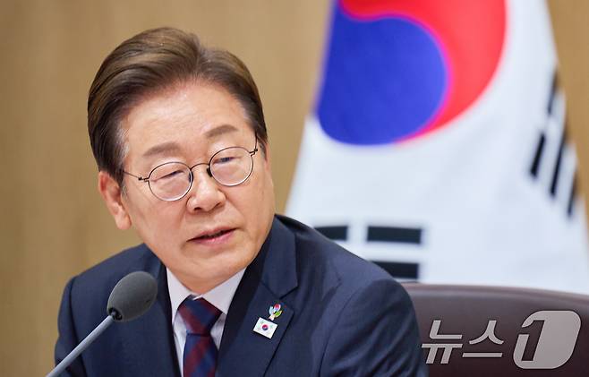 이재명 대통령이 10일 서울 용산구 대통령실 청사에서 열린 국무회의에서 모두발언을 하고 있다. (대통령실 제공. 재판매 및 DB 금지) 2025.6.10/뉴스1 ⓒ News1 허경 기자