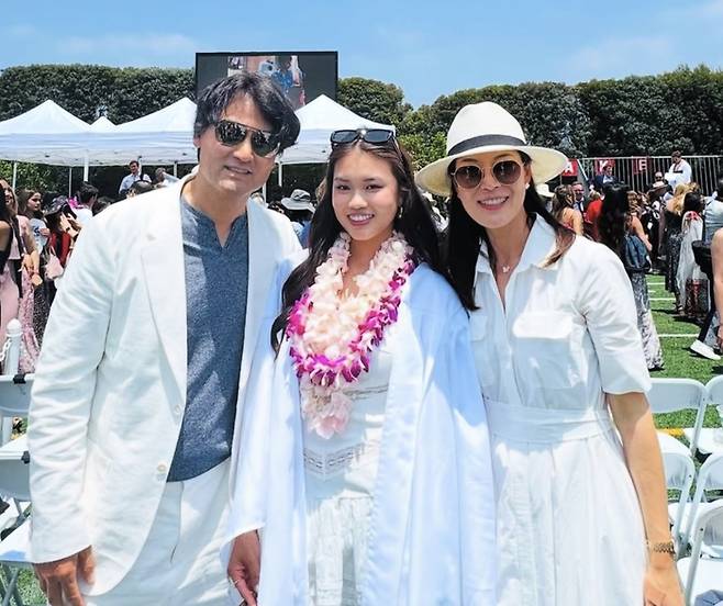 박찬호(왼쪽)-박리혜 부부와 장녀 애린 양. 박찬호 인스타그램.