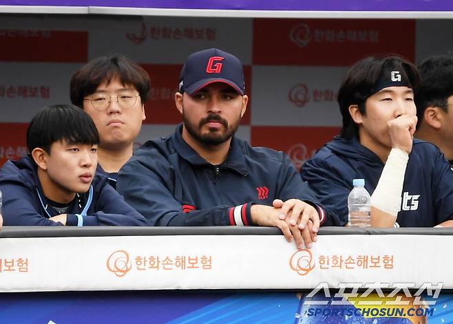 24일 대전 한화생명볼파크에서 열린 한화 이글스와 롯데 자이언츠의 경기. 롯데 감보아가 경기를 지켜보고 있다. 대전=박재만 기자 pjm@sportschosun.com/2025.05.24/