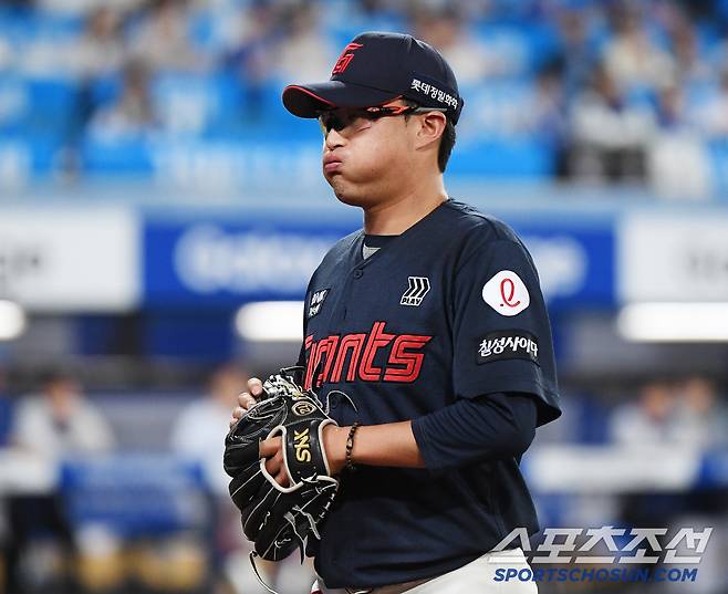 29일 대구 라이온즈파크에서 열린 롯데-삼성전. 6회말 1사 1, 2루에서 박세웅이 교체되고 있다. 대구=정재근 기자 cjg@sportschosun.com/2025.5.29/