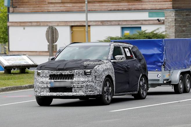 사진 : 기아 셀토스 풀체인지 테스트카 (출처=Autoevolution)