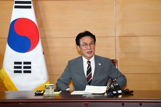 김민석 국무총리 후보자가 10일 오전 서울 종로구 통의동 금융감독연수원에 마련된 청문회 준비단 사무실에서 출입기자들과 간담회를 갖고 있다./뉴스1