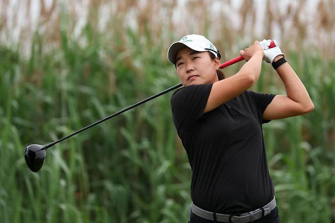 미국여자프로골프(LPGA)투어 숍라이트 LPGA 클래식에서 모처럼 우승 경쟁을 펼쳤던 이일희가 8일 2라운드에서 티샷을 날리고 있다. 사진 출처 숍라이트 LPGA 클래식 대회 홈페이지