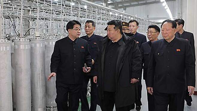 김정은, 핵물질 생산기지·연구소 현지지도 2025.1.29