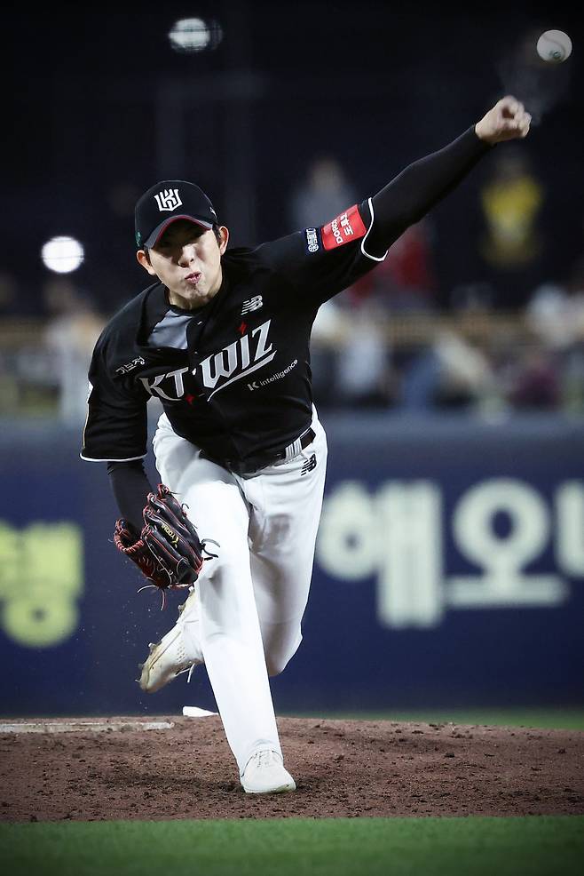 KT 오원석이 지난 4월16일 KIA전에서 역투하고 있다. KT 위즈 제공