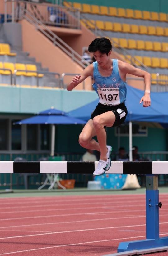 박원빈, KBS배 육상 남자 3,000ｍ 장애물 우승 / 대한육상연맹 제공