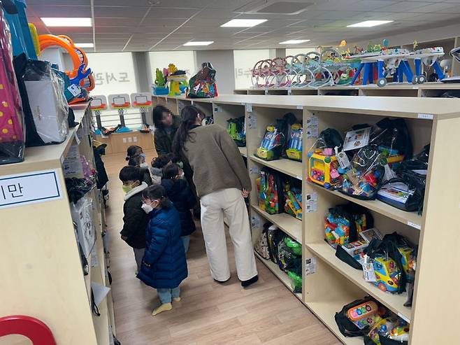 [안동=뉴시스] 장난감도서관. (사진=경산시 제공) 2025.06.10. photo@newsis.com *재판매 및 DB 금지