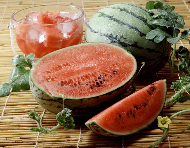 여름 제철 과일 중 수박은 90% 이상이 수분으로 이뤄져 있어 체내 수분 보충과 갈증 해소에 탁월하다. 사진은 기사의 특정 사실과 관련 없음. 이미지투데이