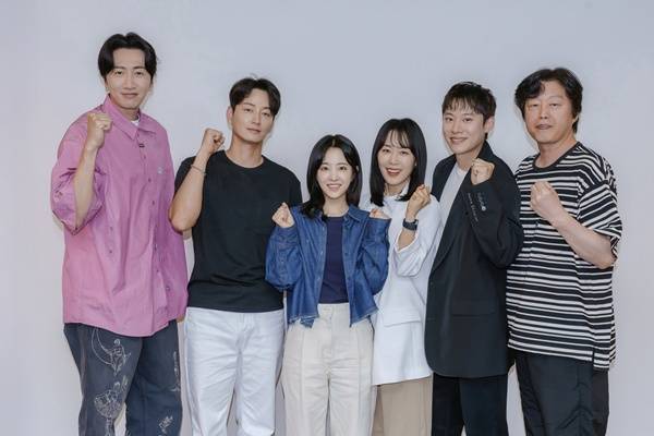 골드랜드 출연 라인업 / 사진=디즈니+ 제공