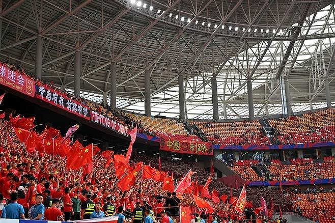 ▲ 당장 중국 내부에서는 문제점과 희생양 찾기에 골몰하는 모습이었다. 크로아티아 출신 브란코 이반코비치 감독으로 바레인전을 치르는 것이 합당한가에 대한 의문부터 전략, 전술이 부재했다는 비판이 쏟아졌다. ⓒ 연합뉴스/AFP