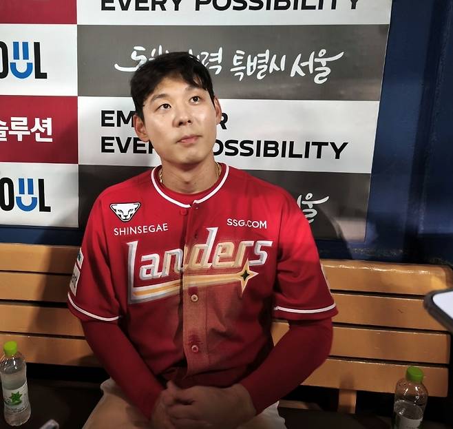인터뷰하는 SSG 김성욱 [SSG 랜더스 제공. 재판매 및 DB 금지]