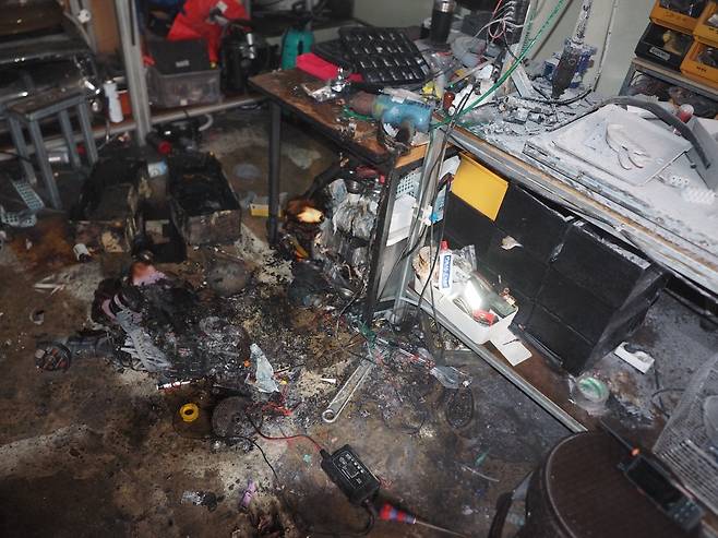 대구 서구 내당동 커피머신 수리업체 화재 현장의 모습. /대구소방안전본부 제공