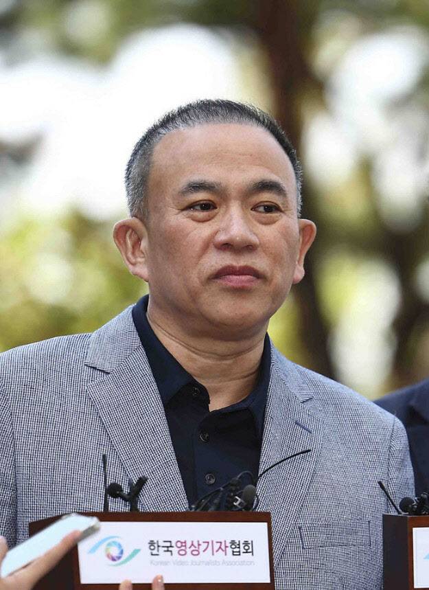 윤석열 전 대통령 부부의 공천 개입 의혹을 받는 명태균 씨가 29일 서울 서초구 서울고등검찰청으로 조사를 받기 위해 출석하고 있다. (사진=뉴시스)