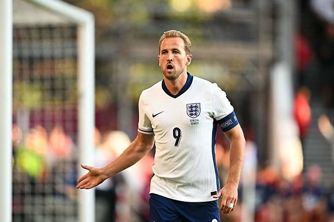 11일 시티 그라운드에서 열린 세네갈과 친선 경기에서 선제골을 넣은 뒤 세레머니하는 잉글랜드의 해리 케인