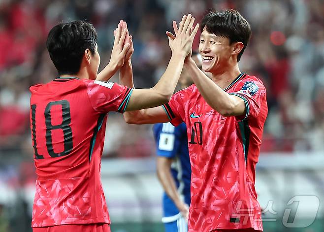 10일 오후 서울 마포구 상암동 서울월드컵경기장에서 열린 2026 국제축구연맹(FIFA) 북중미 월드컵 아시아 3차 예선 B조 10차전 대한민국과 쿠웨이트의 경기, 대한민국 이재성이 골을 넣고 기뻐하고 있다. 2025.6.10/뉴스1 ⓒ News1 김도우 기자