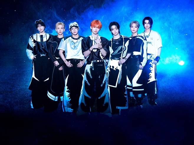 아오엔(aoen) 유우주, 루카, 가쿠, 쿄스케, 소타, 레오, 하쿠(왼쪽부터). 사진 | YX 레이블즈