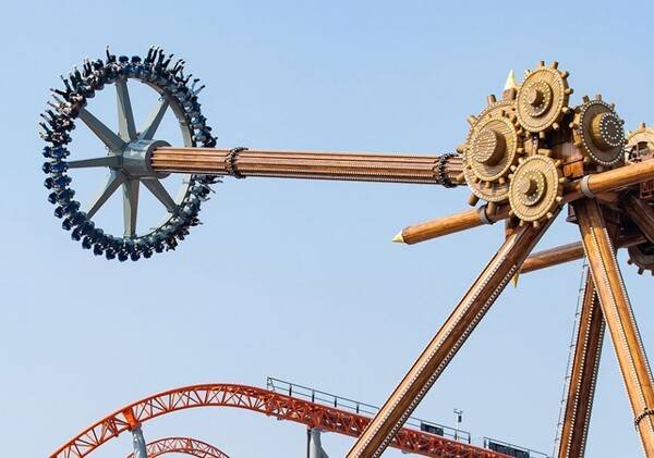 부산 롯데월드 자이언트 스윙 놀이기구 전경. 사진=롯데월드