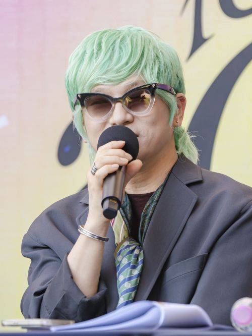 2025 여우락 축제 예술감독을 맡은 이희문 경기민요 소리꾼이 11일 국립극장에서 열린 기자간담회에서 축제 참여 소감을 말하고 있다.   [사진 제공= 국립극장]