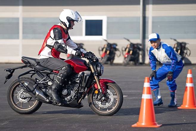 혼다에듀케이션센터에서 수강생들이 타운 라이더 코스 교육을 받고 있다. ⓒ혼다코리아