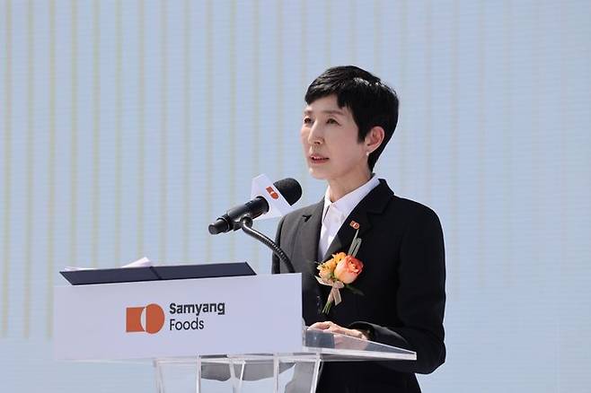 김정수 삼양식품 부회장이 지난 11일 밀양에서 열린 제2공장 준공식에서 기념사를 전하고 있다.ⓒ삼양식품